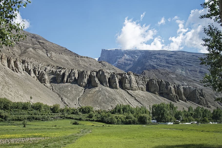 tajikistan-province-of-mountain-badakhshan-pandsch-valley-rock-cliff-landscape.jpg